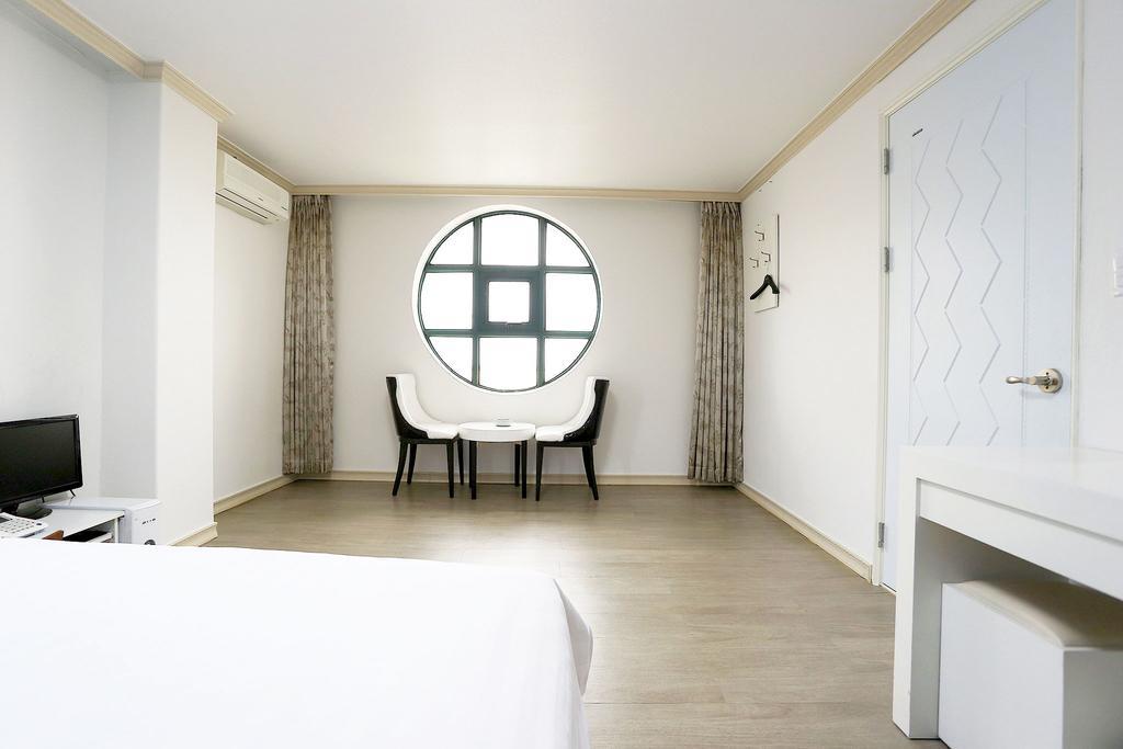 Songrim Motel Sokcho Bagian luar foto