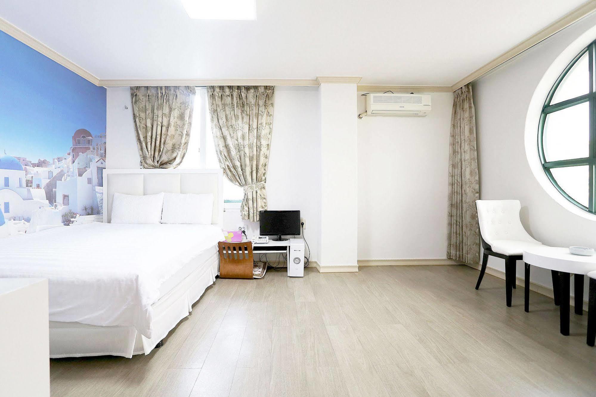 Songrim Motel Sokcho Bagian luar foto