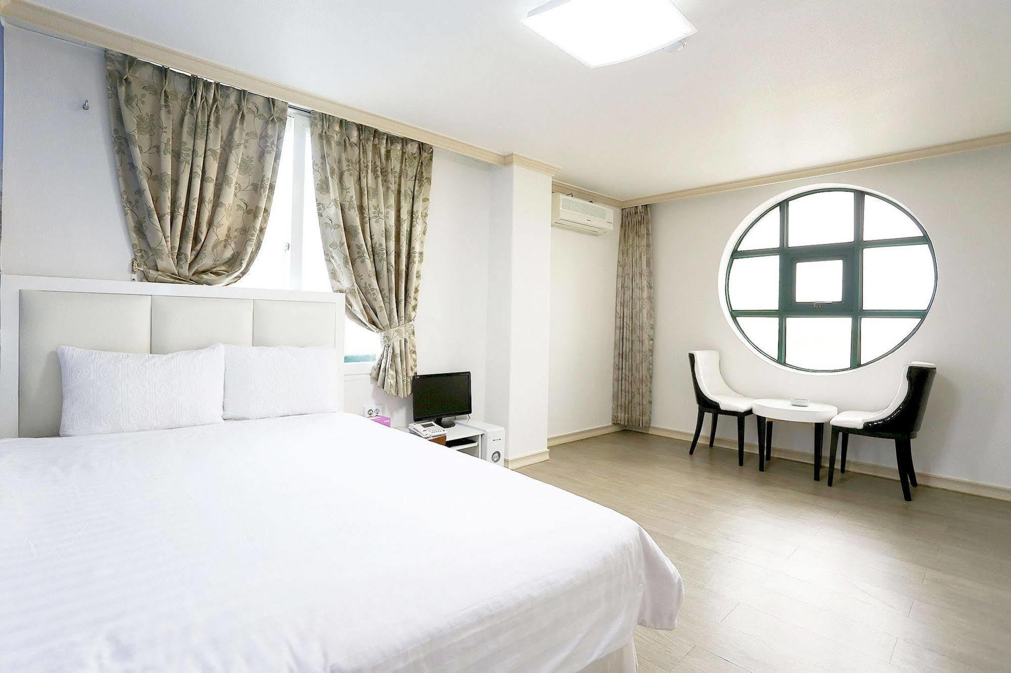 Songrim Motel Sokcho Bagian luar foto